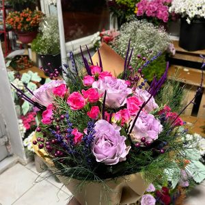 Pembe Çardak Gül Lila Gül ve Süsleme Buketi